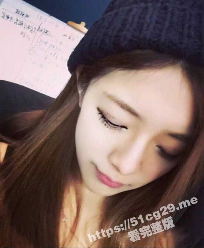 攻速装已就位！福州大学 大三学妹 王梓茜  被金主调教成母狗 扎双马尾跪在地上舔脚！-51吃瓜网