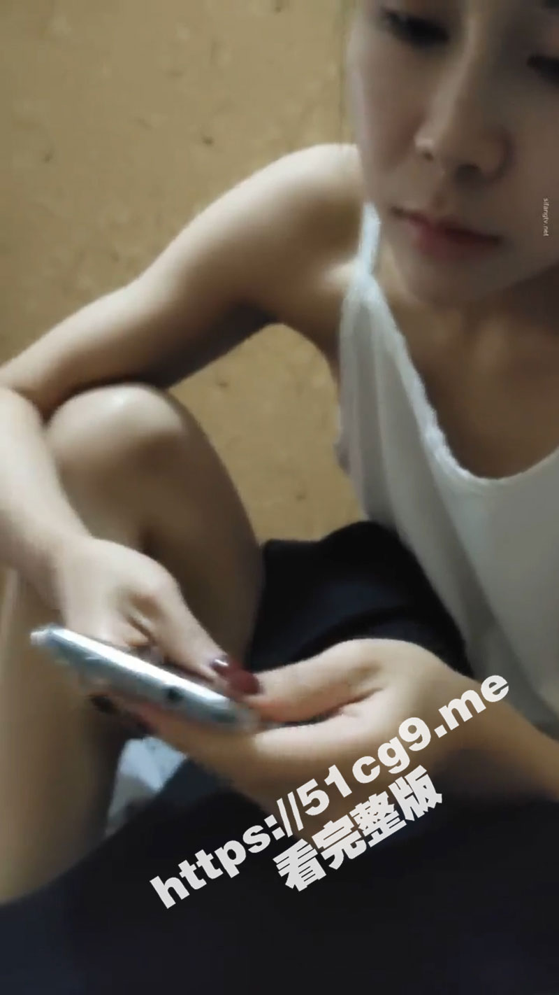 老婆让小孩摸爸爸的JJ 还说小孩摸的感觉不一样?绝了!这是什么脑回路 - 51吃瓜网-51吃瓜网