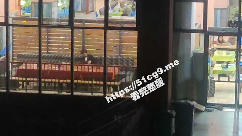 长沙师范大学 学前教育 极品骚鸡蒋依玲 食堂口爆吞精 然后再亲嘴 十分胆大与刺激 两人生活照微信被同学曝光 - 51吃瓜网-51吃瓜网