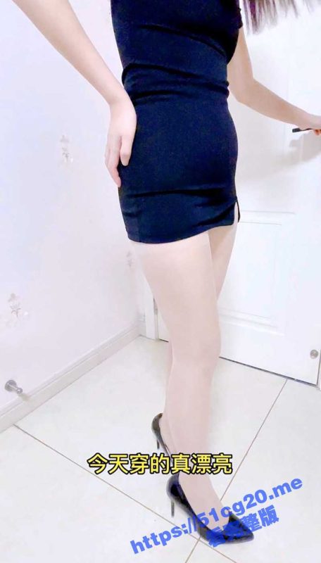 海角大神强奸邻居少妇 上次差点被她儿子撞破 今天贿赂一下她的乖儿子 顺便再次内射了他的旗袍妈妈！-51吃瓜网