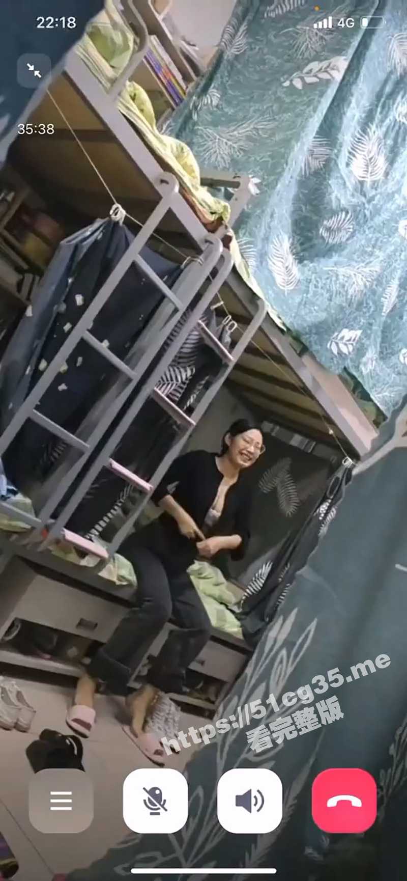 精神小伙指使女友偷拍室友的大奶子 好想上去捏一把呀！ - 51吃瓜网-51吃瓜网