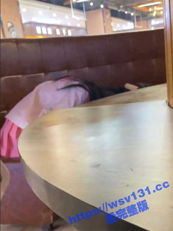 河南测绘职业学院 小情侣在餐厅二楼又是口又是操 看妹子的穿着性感白丝 应该是男的挺不住了吧-51吃瓜网