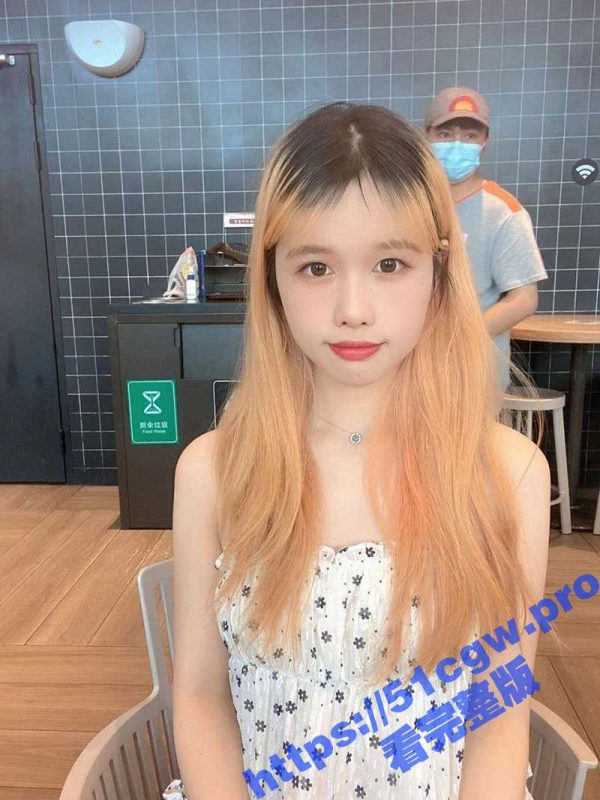 江南大学 刚上大一的新生嫩妹  刚来学校被体育系学长PUA 直接带到酒店爆操 把妹子都操虚脱了-51吃瓜网