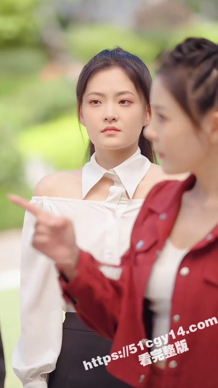 每日短剧《极品保镖之神域龙尊》神域龙尊谢云为了履行父亲的承诺 保护龙笑十年安全！-51吃瓜网