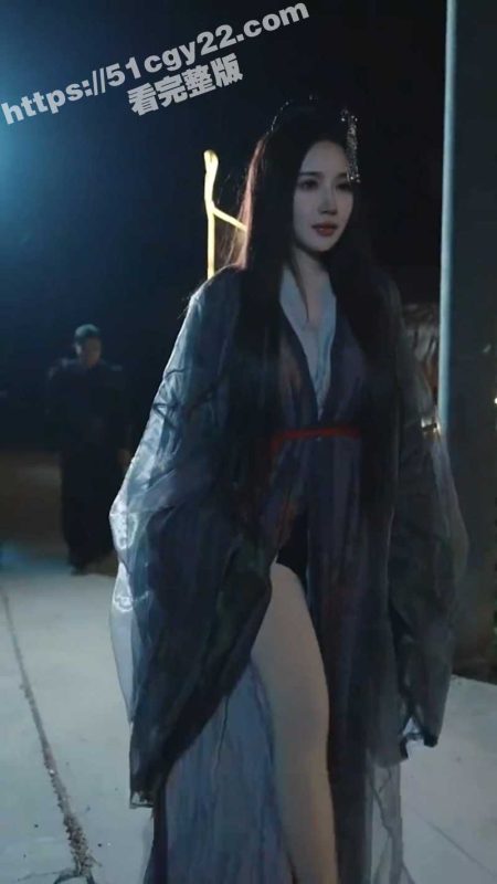 每日短剧《我的房东是个高手》 八号房房东靠收租为生 没想到房子竟是修炼宝地 租客个个都是顶尖高手！-51吃瓜网