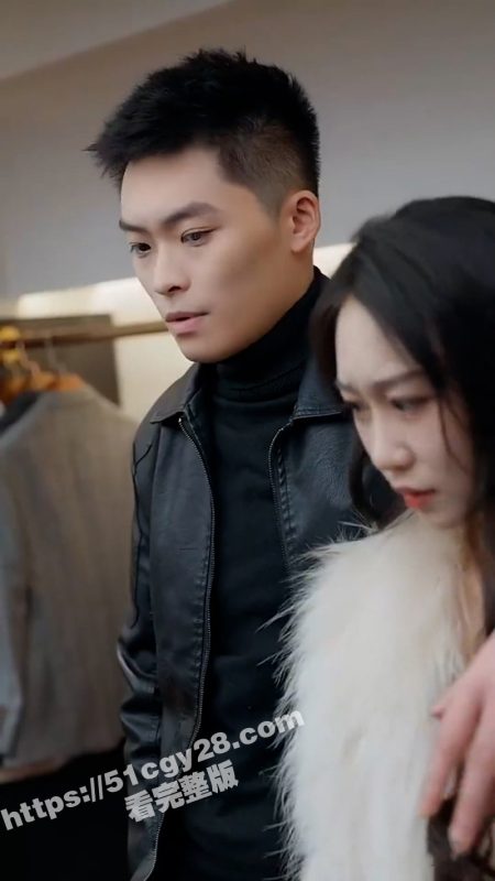 擦边短剧《让你冒充男朋友你竟然来真的》女总裁求假冒男友 却被穷小伙假戏真做！-51吃瓜网