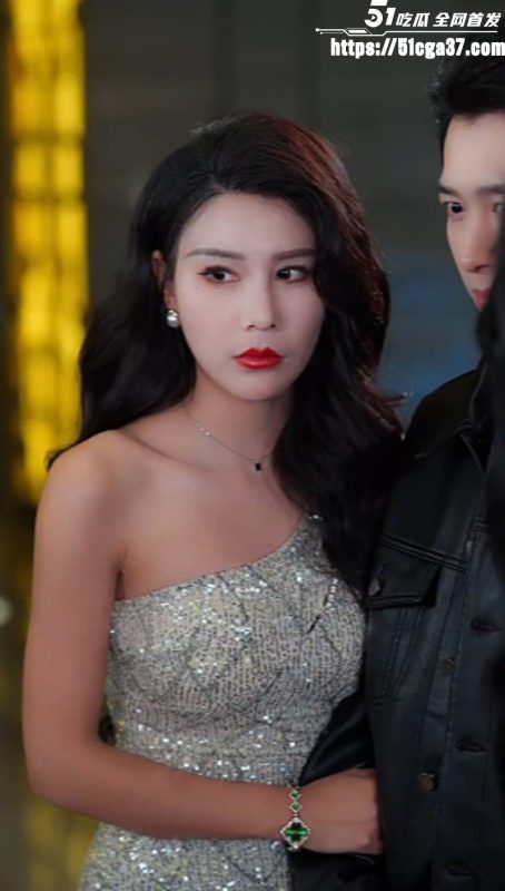 擦边短剧《佳人扶我凌云志》废柴被物质女友抛弃后 意外觉醒软饭系统 开启逆袭之路！-51吃瓜网