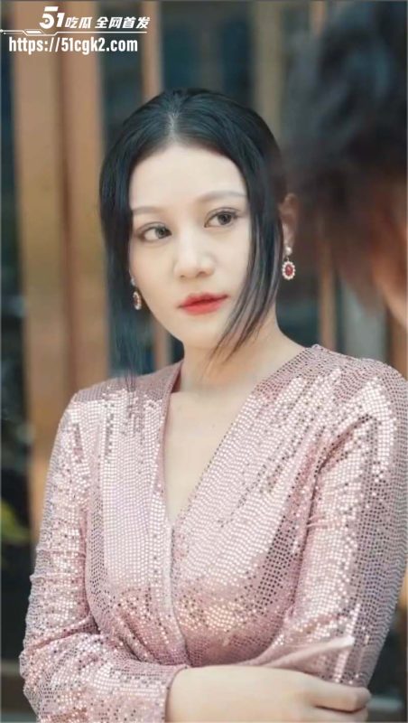 擦边短剧《盲人按摩师三天攻略女总裁》双目失明后意外获得神秘传承 最终逆袭成为豪门守护者！-51吃瓜网