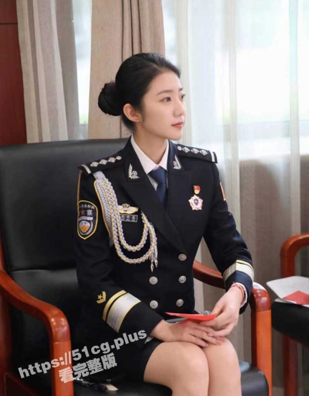 独家首发！警花张津瑜后续 厕所门 警花被调教成警犬 张津瑜最新7段完整视频【6分34秒视频】-51吃瓜网