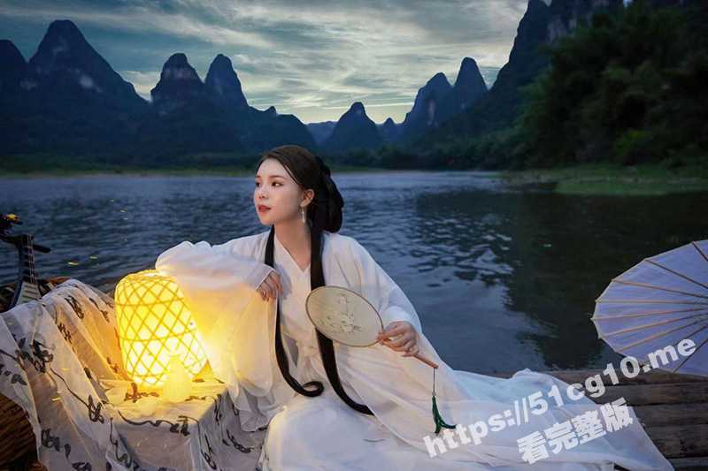 古风美女竟是KTV小姐！广西河池南丹县火幕村母狗 龙雨微 上班的时候喝醉 被扒光衣服剃毛 强制高潮！ - 51吃瓜网-51吃瓜网