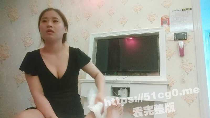 骚穴蹭大屌!偷拍足疗女真实卖淫 大白奶子少妇骑在身上打飞机 手机打光 无套插入! - 51吃瓜网-51吃瓜网