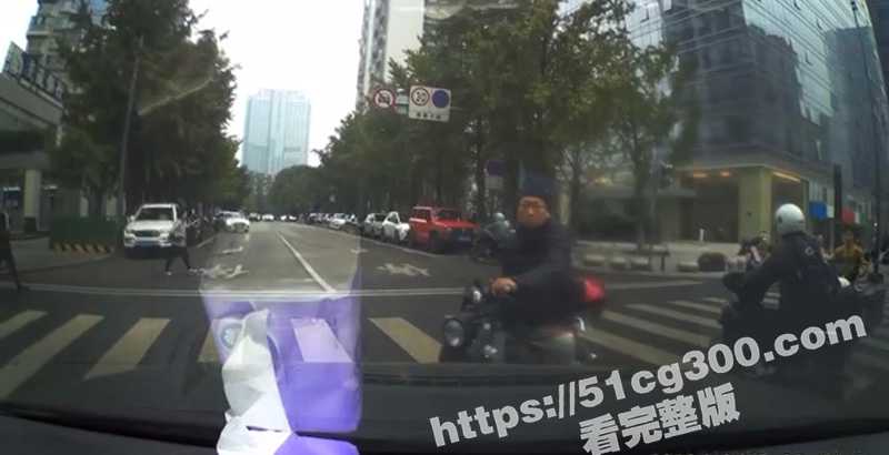 辟谣成都春熙路枪杀事件 车祸被谣传为枪杀 其实就是一男子气太盛酿成的车祸【附完整监控视频】 - 51吃瓜网-51吃瓜网