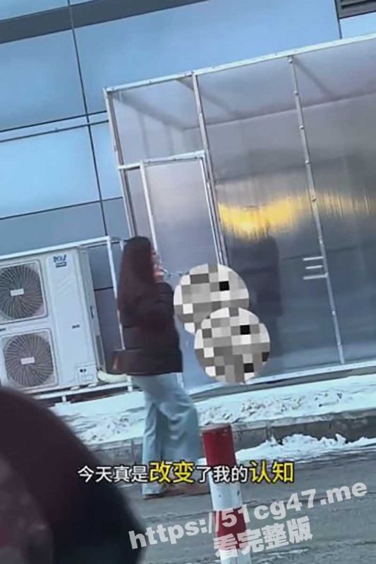 沈阳惊现猥琐老头！对着路过的女孩打飞机 真是男人至死是少年！-51吃瓜网