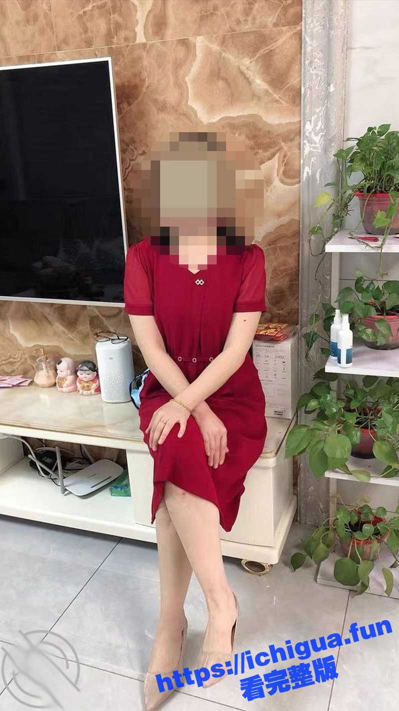 海角大神 偷窥妈妈骚逼后 忍不住还是下药迷奸了妈妈！ - 51吃瓜网-51吃瓜网