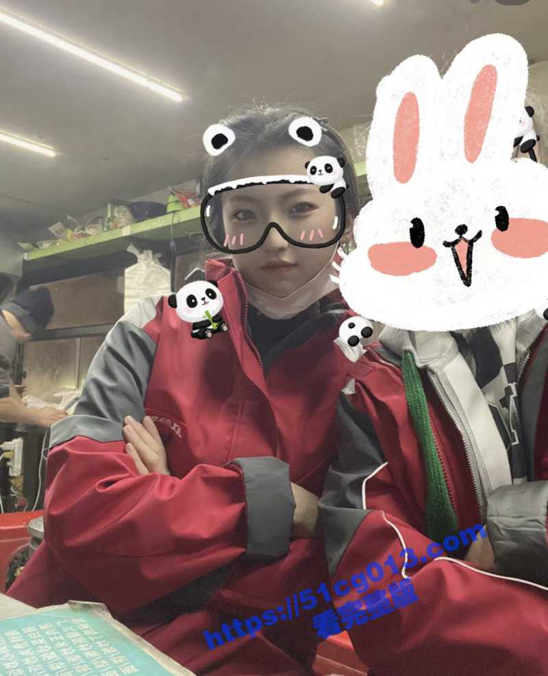 重庆荣昌刚毕业的大学生张兰 性欲极强 天天用牙刷自慰 背着男友在陌陌上约炮！ - 51吃瓜网-51吃瓜网