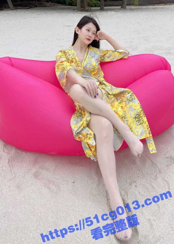 曝光河南濮阳花店老板娘 林佳彤 趁老公出差带炮友回家偷吃 极品大奶翘臀被情夫扯烂丝袜暴力后入嫩穴！-51吃瓜网