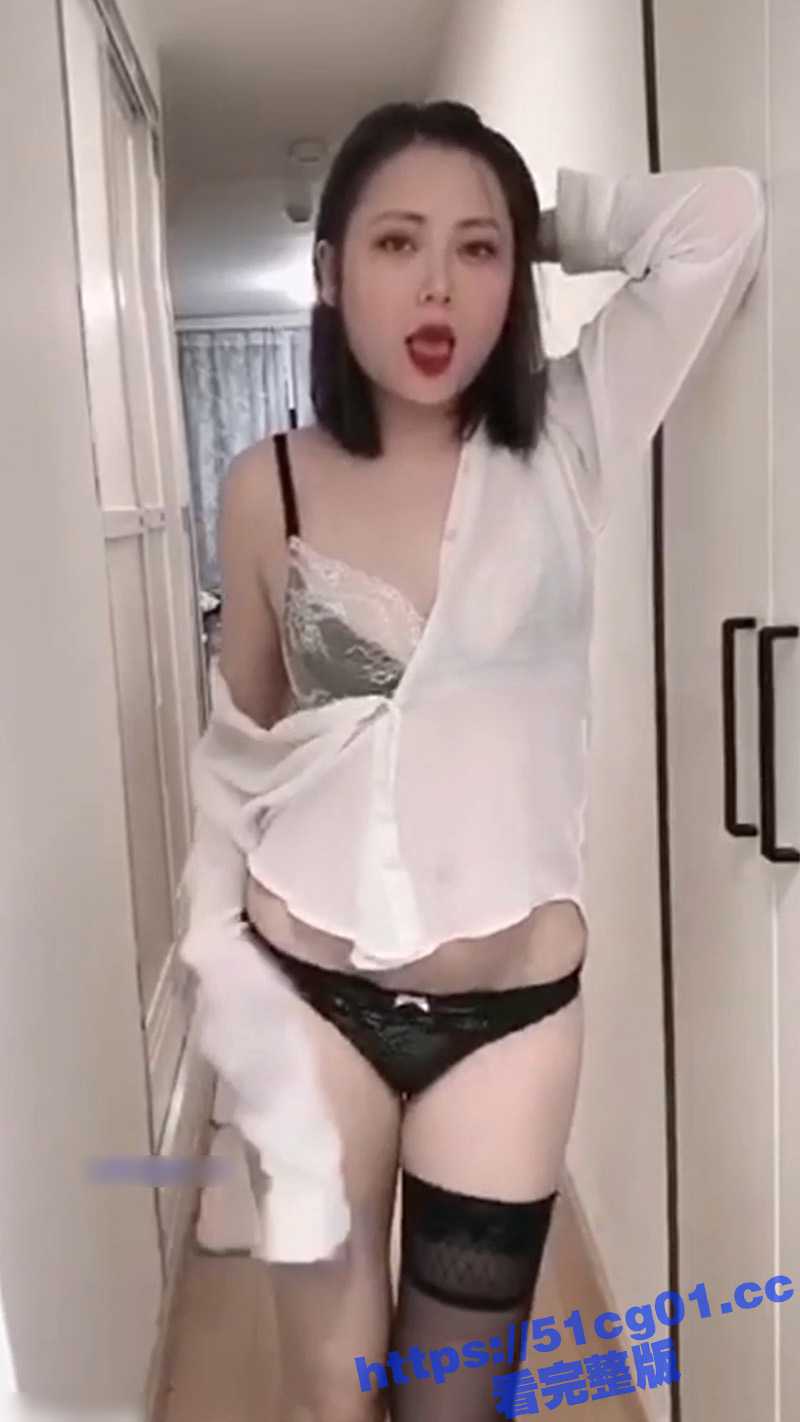 快手御姐网红 妍绮老阿姨 穿性感黑丝 给榜一大哥私拍福利 大尺度艳舞露脸露三点 视频被粉丝爆出 - 51吃瓜网-51吃瓜网