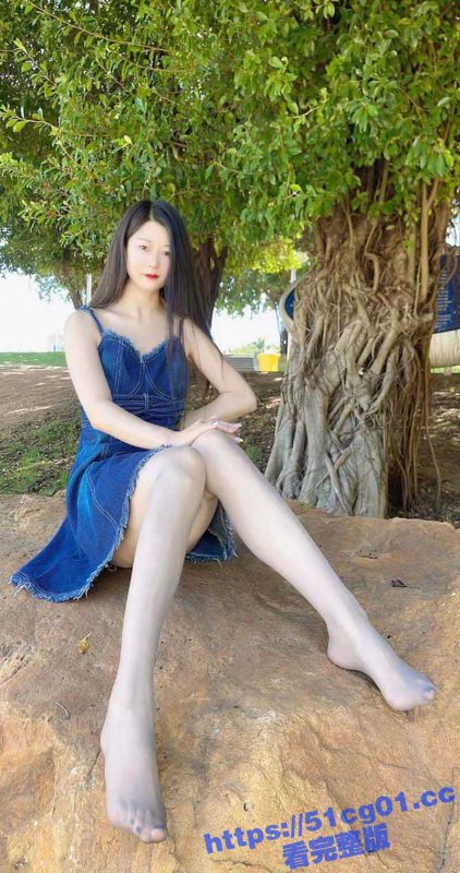 河南濮阳 林佳彤 超性感的花店老板娘 极品美腿大奶翘臀 丝袜足交诱惑至极 被土豪包养爆操内射骚穴-51吃瓜网