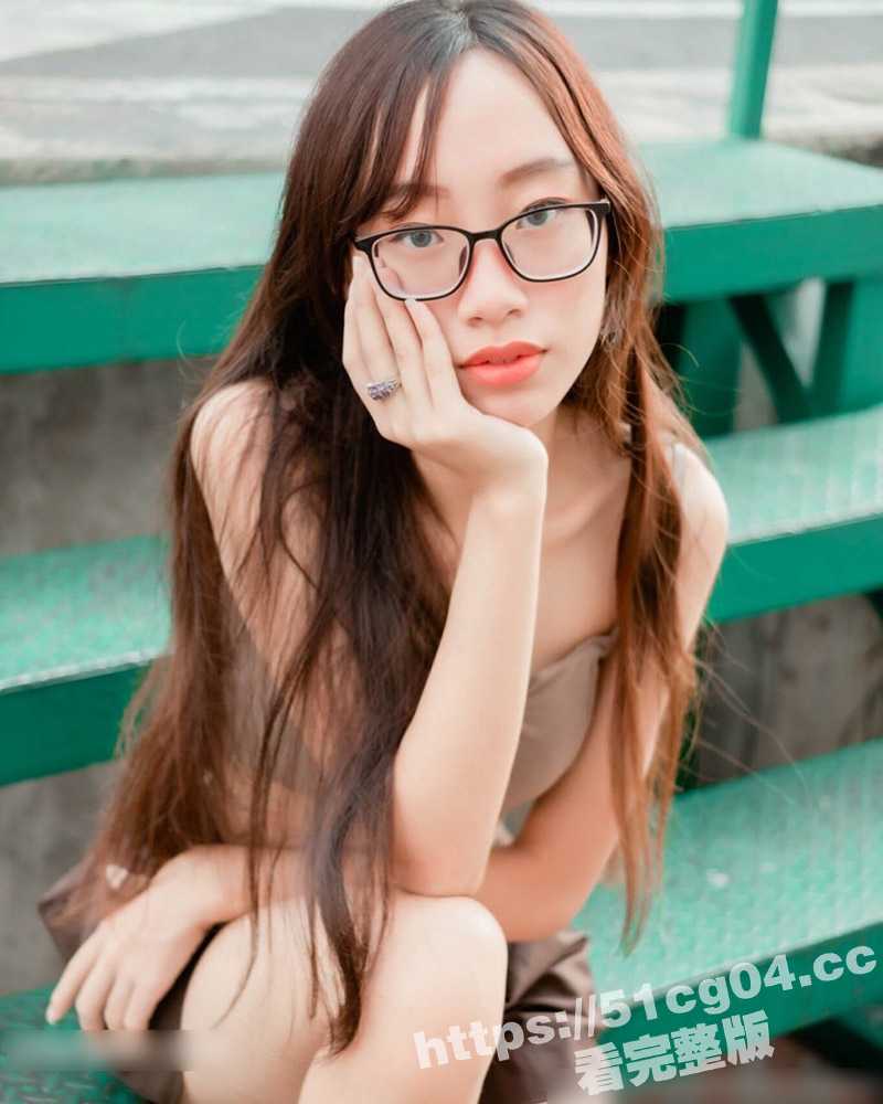 精品万人求购系列 露脸网红糖果可乐 OF眼镜反差婊订阅私拍 被个挫男各种蹂躏啪啪 好白菜让猪拱了 - 51吃瓜网-51吃瓜网