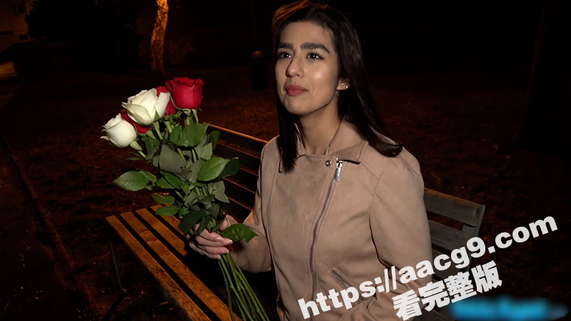 钞能力之捷克街头搭讪系列  美女被男友爽约独自等待  被小哥一束花带回家拿下-51吃瓜网