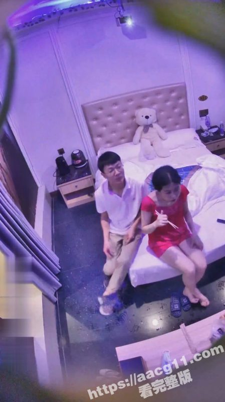 酒店钟点房偷拍饥渴小情侣 女生面容清纯秀丽 各种体位猛干美穴 呻吟声极其动人-51吃瓜网