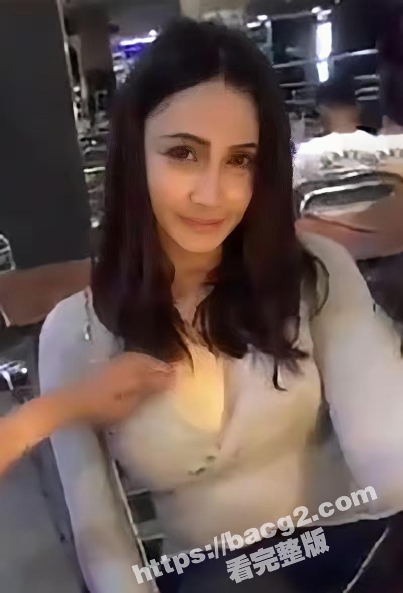 猎奇时刻 各种美女走光露奶社死名场面精彩集锦 骚妇酒桌露奶 饭店单间口交偷拍 劲爆视频香艳至极 - 51吃瓜网-51吃瓜网