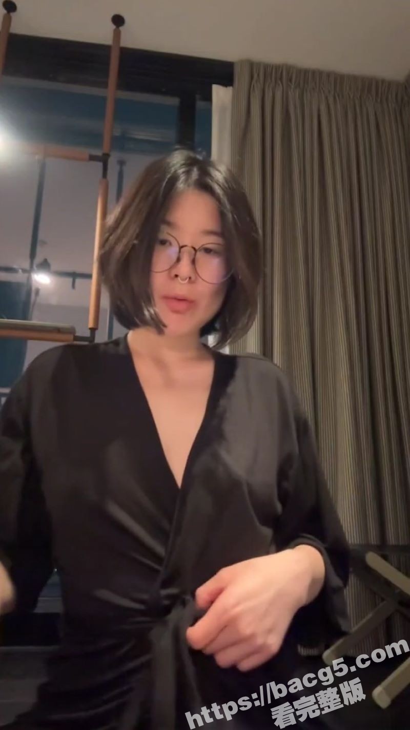 极品蜜桃臀反差婊 金主私拍视频泄露 镜头前全裸搔首弄姿 掰开蜜穴近距离展示! - 51吃瓜网-51吃瓜网